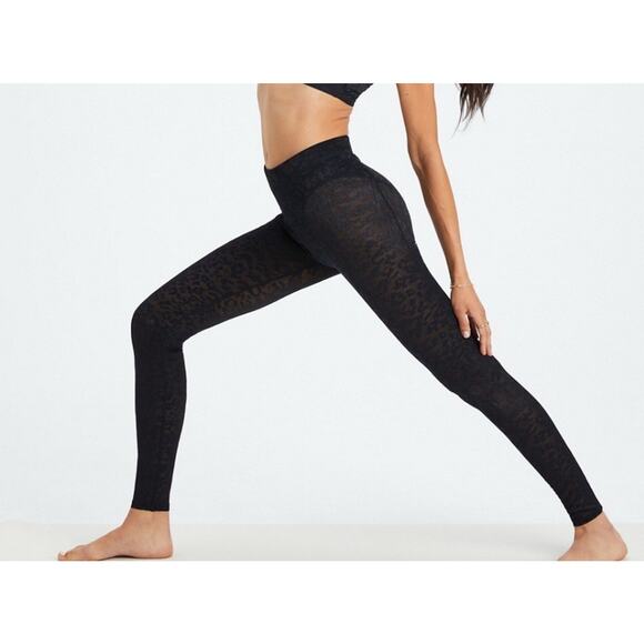 Fabletics Black High Waisted Leopard Mesh Leggings Sz XXL Sheer - Picture 10 of 10